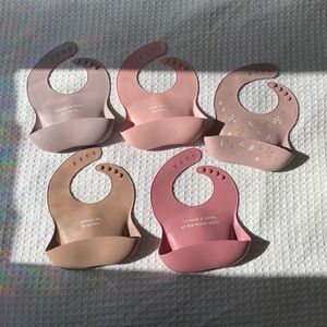 silicone baby bibs - 4 Caden Lane 1 Neat w/pocket to catch food
